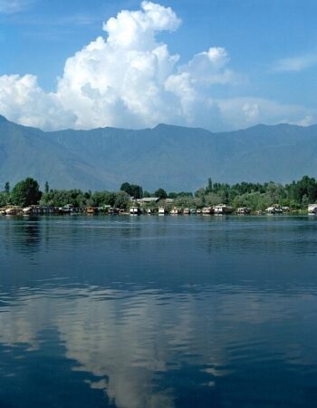 Welcomheritage Gurkha Houseboats