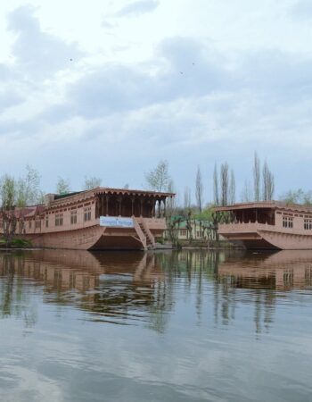 Wangnoo Heritage Houseboats