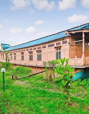 Golden Privilege Houseboat