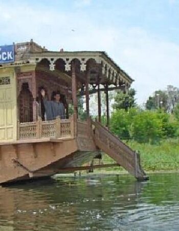 Peacock Houseboats