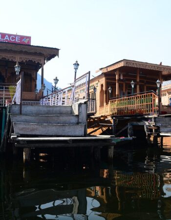 Goona Palace Houseboat