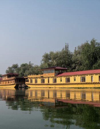 Mascot Houseboats