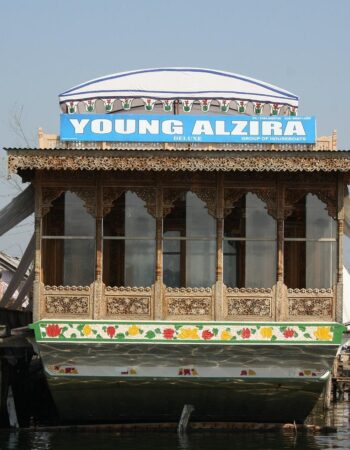 Young Alzira Group of House Boats